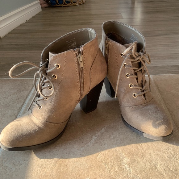 Brown ankle boots (call it spring) - Picture 2 of 3